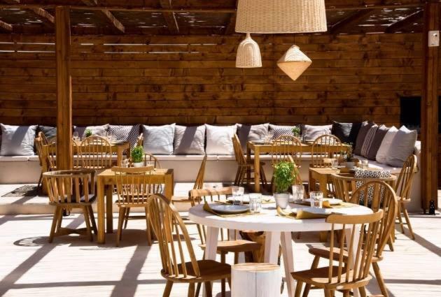 Artemis Suites Romanos  Ngoại thất bức ảnh